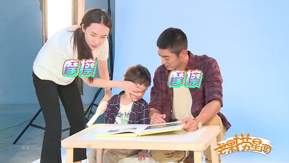 Jasper是个吃货啊！波板糖李子包包，看他吃的像只小仓鼠我都饿了