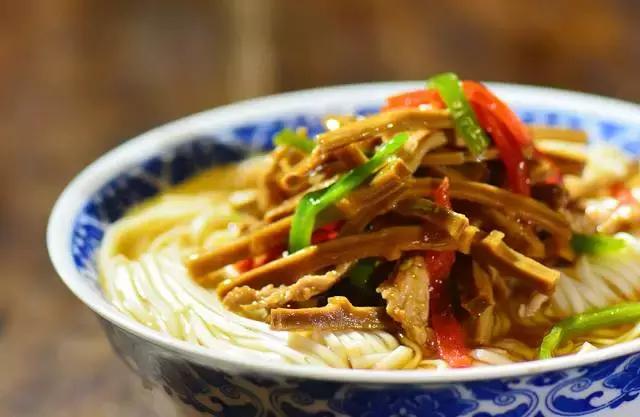 30年间从学徒到大师,46岁他隐居黄山脚下匠心造出2000㎡避世山居