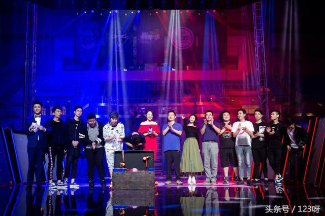 《英雄联盟》竞迹嘉年华：天佑加入SSMISS骚男率主播挑战职业队