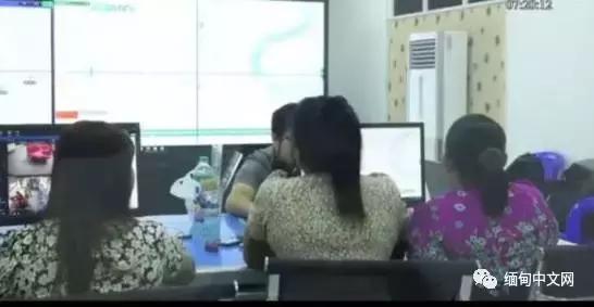 公交上把纸币撕成两半使用,以后将被定罪!