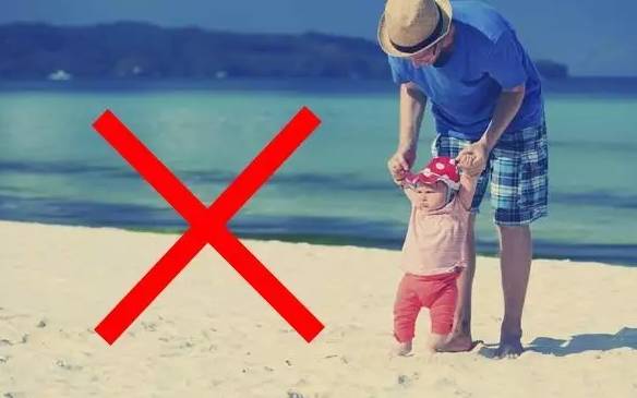 小孩避免罗圈腿坐姿,宝宝怎么坐姿不会驼背