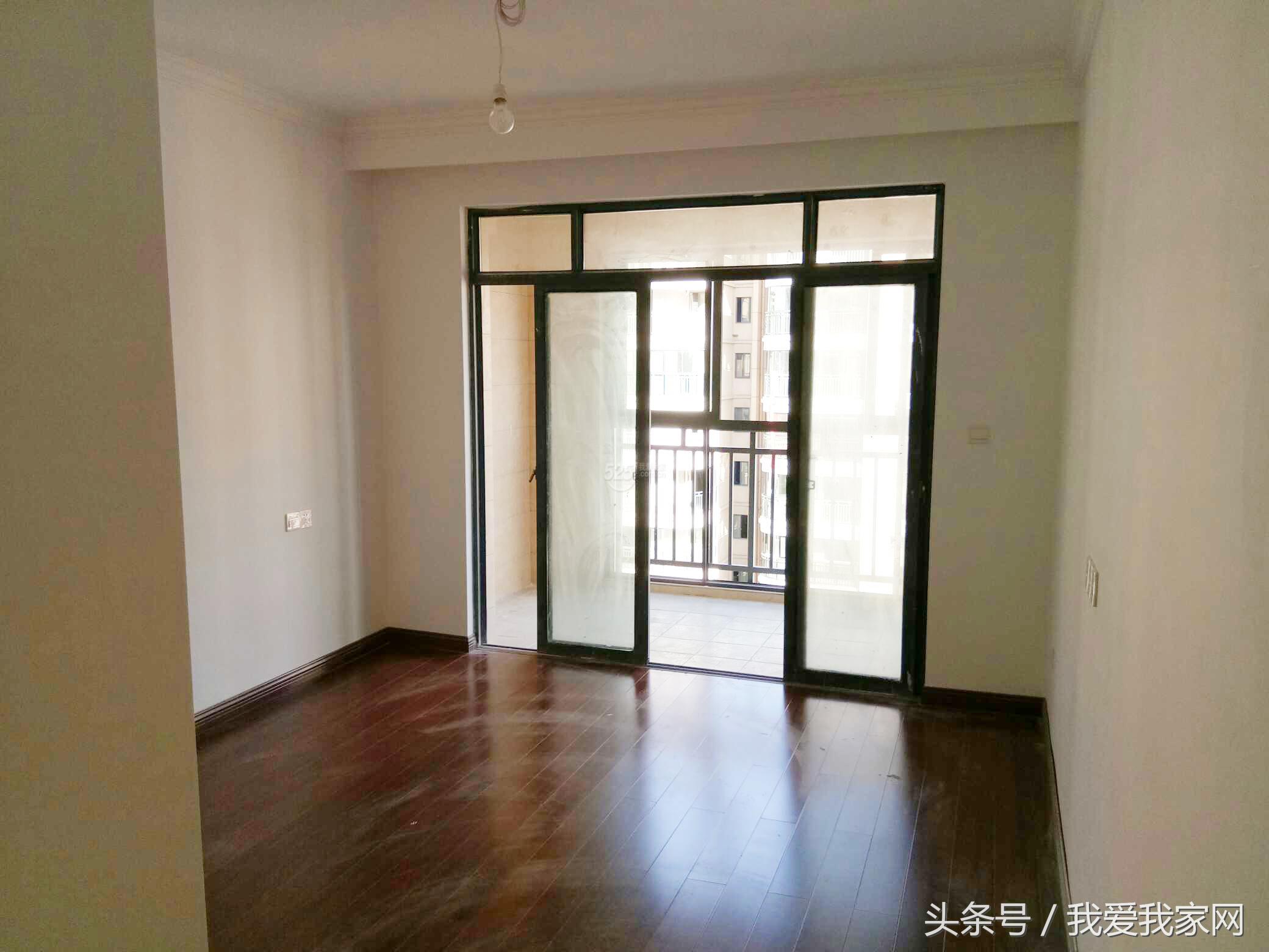 有个大阳台真好,有个阳台落地窗的房间