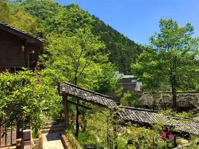 30年间从学徒到大师,46岁他隐居黄山脚下匠心造出2000㎡避世山居