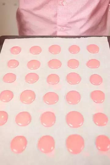 甜品爱好者的钟爱自制马卡龙,如何用马卡龙做甜点