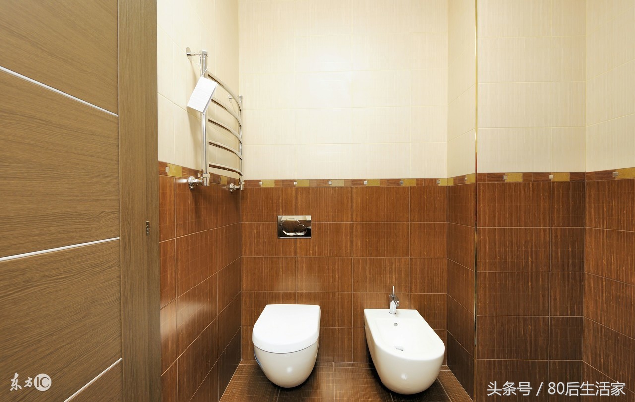 淋浴瓷砖和浴室瓷砖不一样,瓷砖上再贴瓷砖