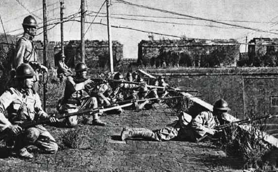 忆闻｜被扣上“不抵抗将军”的张学良，究竟懂不懂打仗？