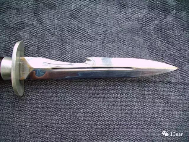 吊了!两款经典战术刃居然力压世界上最毒的*刀刺**56式三棱*刺军**