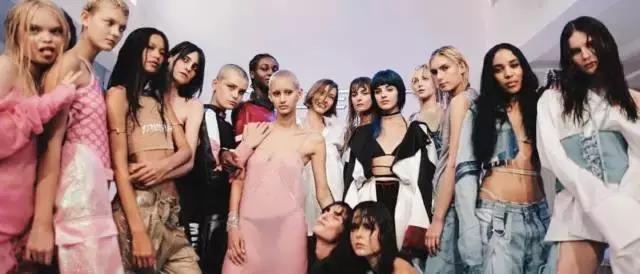 潮牌vetements带俄罗斯字母,vetement官方旗舰店潮牌