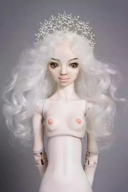 李晨花200万为冰冰买的娃娃，是他写了4个月邮件求来的私人定制