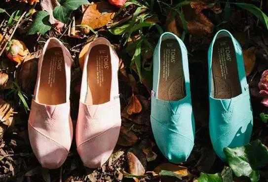 yeezy网红洞洞鞋,yeezysuperstar鞋