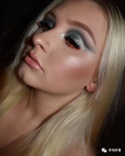 蕾哈娜彩妆品牌名字,蕾哈娜的彩妆品牌生命周期分析