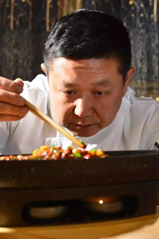 30年间从学徒到大师,46岁他隐居黄山脚下匠心造出2000㎡避世山居