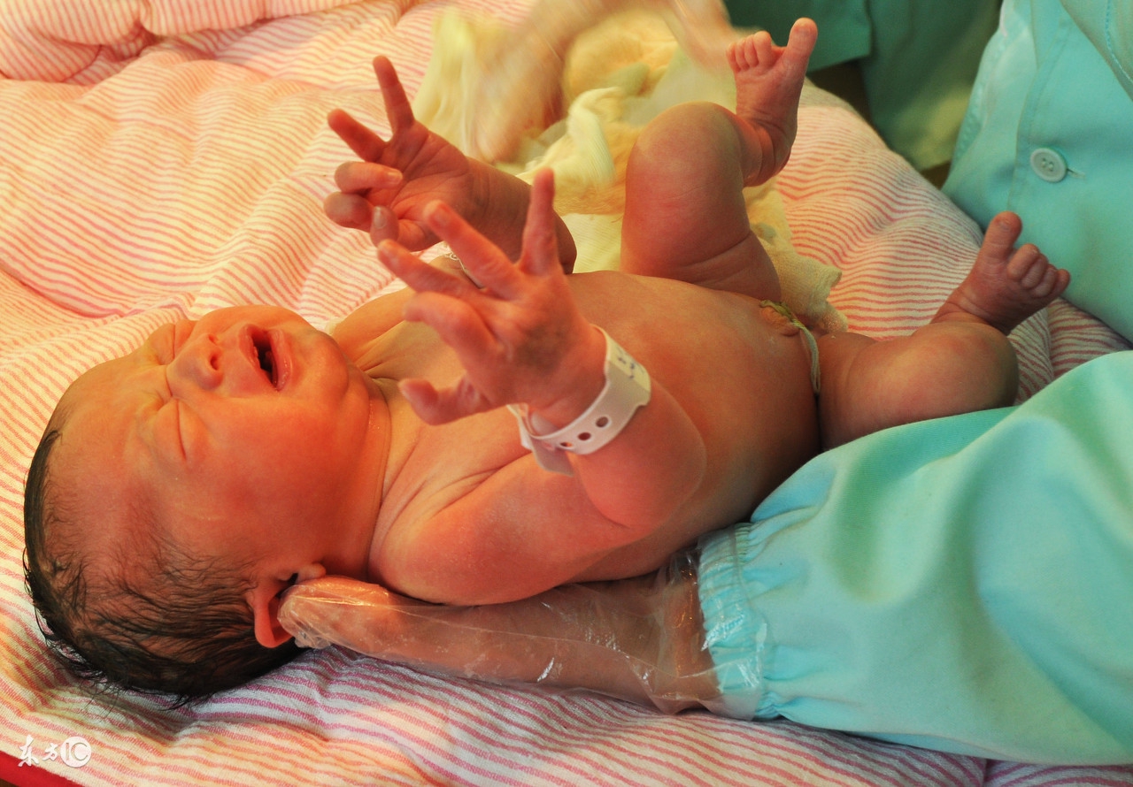 产房里消失的那些尴尬事:灌肠,备皮,印脚印,再信你就out了!