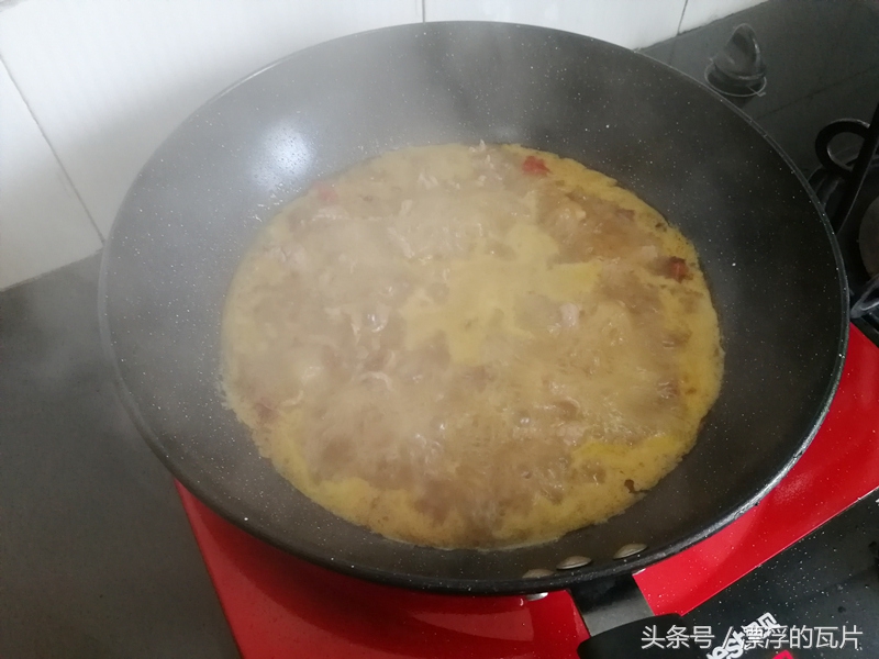 老式电磁炉用一般的锅炒菜会糊吗,电磁炉out2烧了