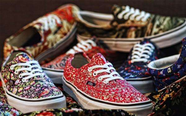 VANS这鞋就是为高富帅量身打造的，穷屌丝还是买莆田货去吧