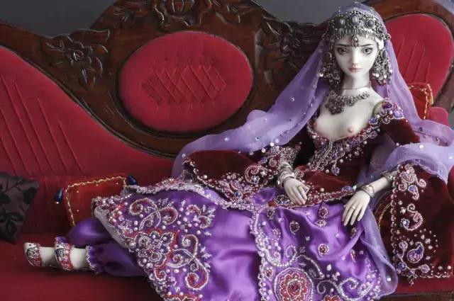 李晨花200万买的求婚娃娃，到底什么来头？