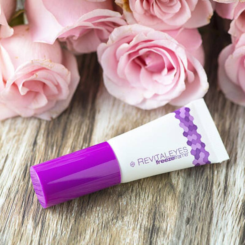 针对黑眼圈和眼袋最好用的眼霜,年纪轻轻就眼袋重