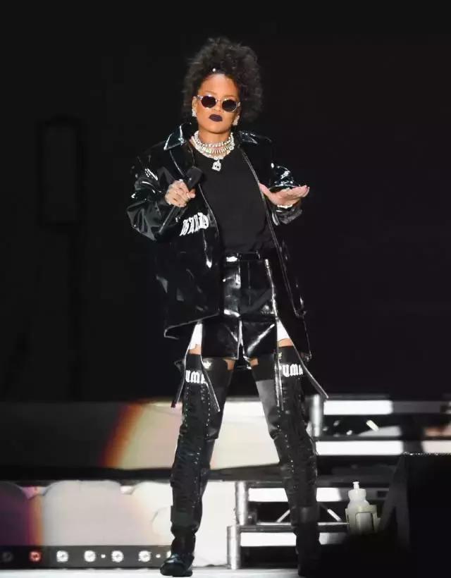 潮牌vetements带俄罗斯字母,vetement官方旗舰店潮牌