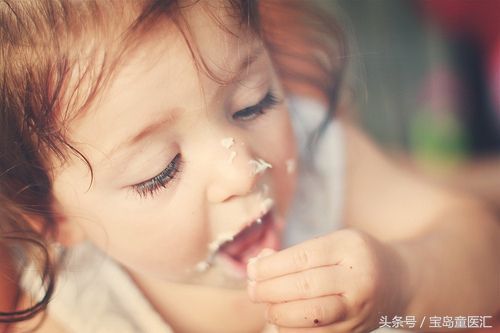 宝宝吃辅食过敏怎样快速消除,婴儿吃辅食过敏了应该怎么办