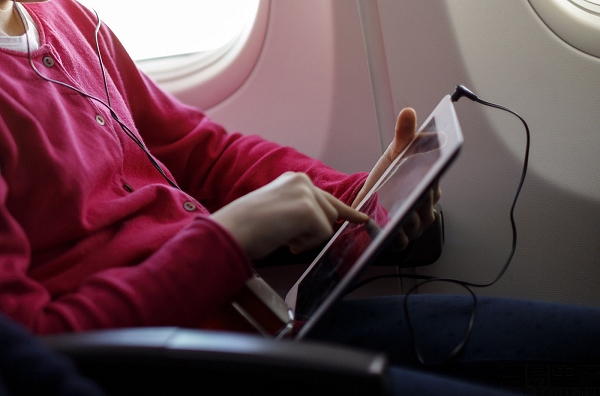 民航坠毁的后果,飞机上手机开机有什么后果