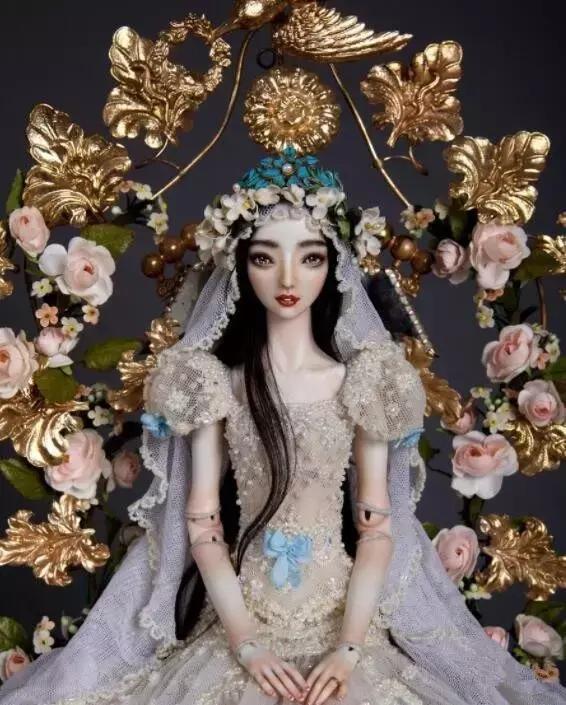 李晨花200万为冰冰买的娃娃，是他写了4个月邮件求来的私人定制