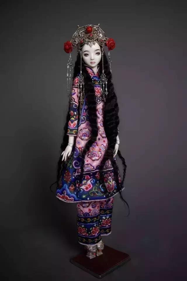 李晨花200万为冰冰买的娃娃，是他写了4个月邮件求来的私人定制