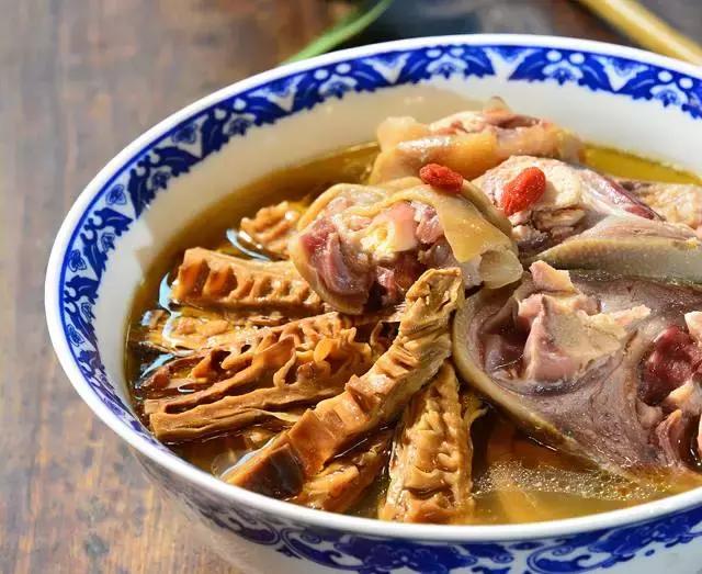 30年间从学徒到大师,46岁他隐居黄山脚下匠心造出2000㎡避世山居