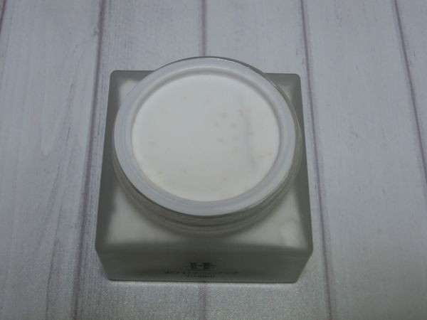 白肌美人北海道素颜霜,白肌美人牛奶霜