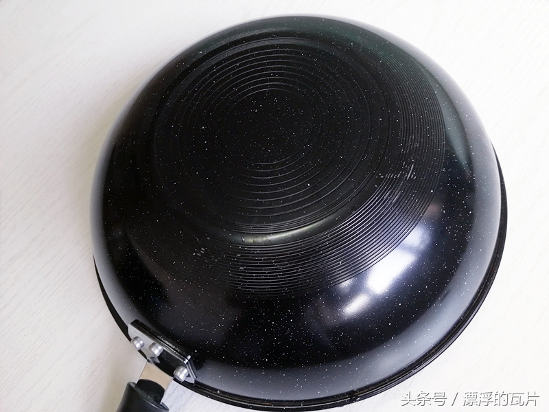 老式电磁炉用一般的锅炒菜会糊吗,电磁炉out2烧了