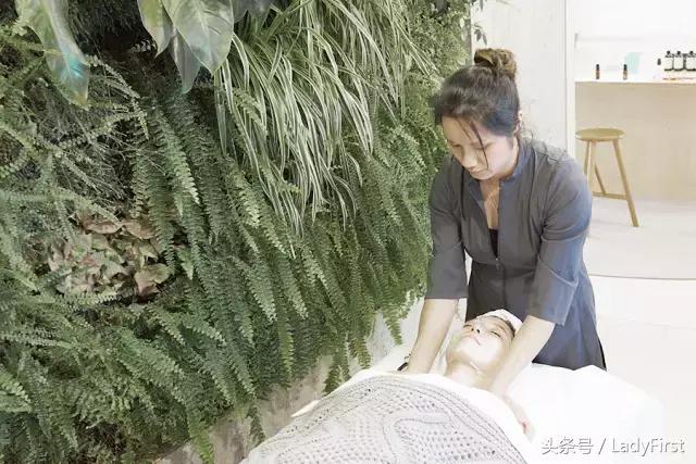 推荐一款适合这个季节的护肤品,秋天必入的第一套护肤套装