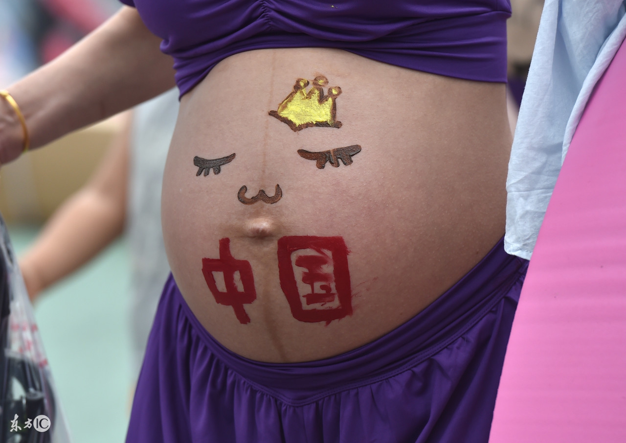 孕妈妈39周的时候滑了一跤，剖腹产切开后，着实让医生吓一跳