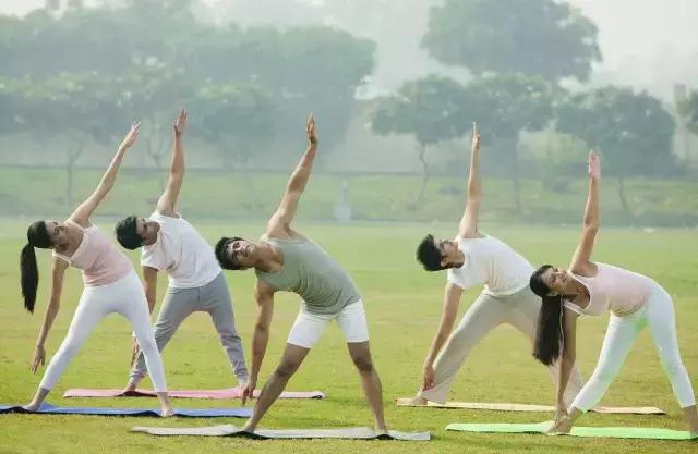 耳朵附近的小孔是什么,耳朵上有聪明嵴真的就聪明吗