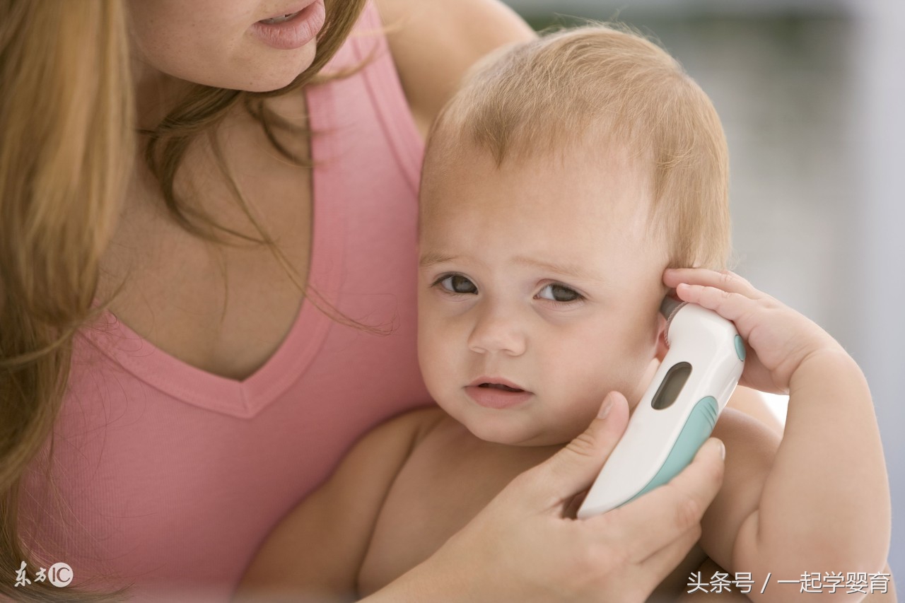 宝宝病毒感染连续高烧四天了,宝宝病毒性高烧反复不退怎么办