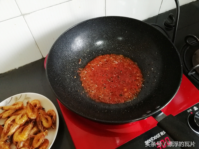 老式电磁炉用一般的锅炒菜会糊吗,电磁炉out2烧了