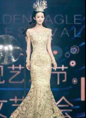 撞裙都撞得不分上下，还能说什么，热巴思燕同穿银色长裙