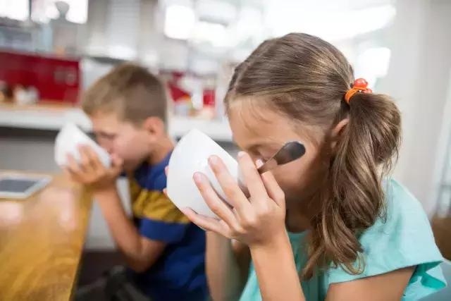 腰粗危害,女生腰粗减肥能减掉嘛