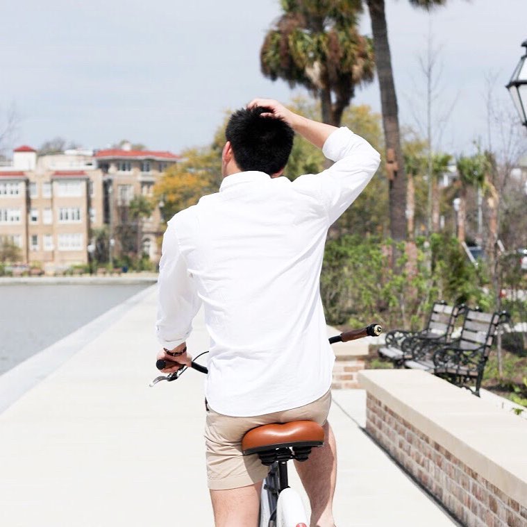 一件纯白的t恤搭配拉风的tee,一件白t恤男