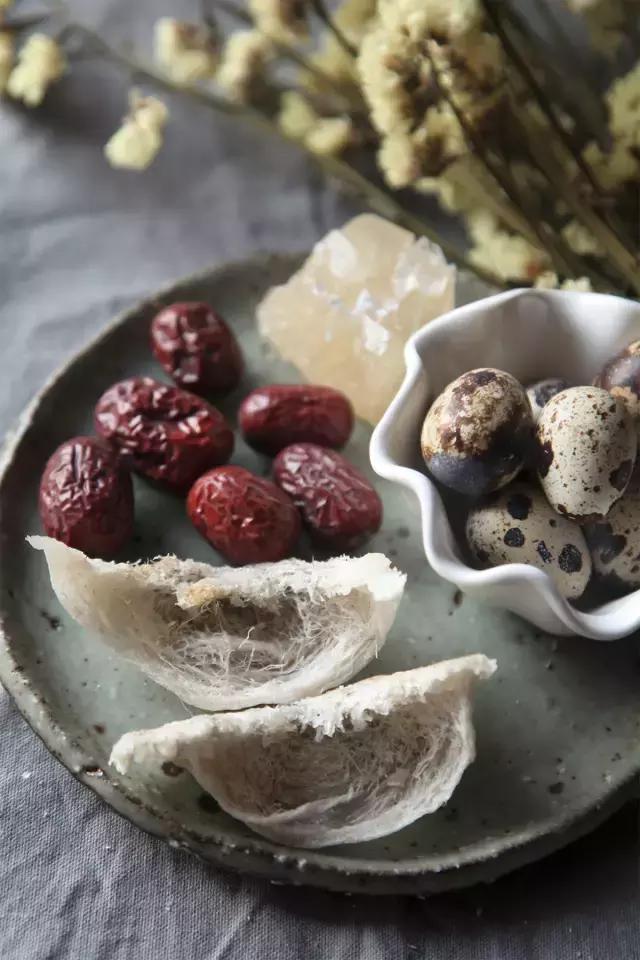 25岁后的女人多吃燕窝，至少会有这5个好处，尤其是第1个！