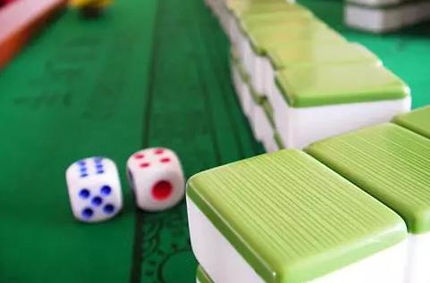 麻将怎么打风险低,麻将怎么打才赢的技巧