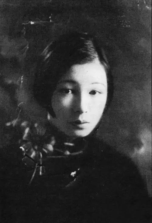 铝锅蒸蛋糕、铁丝烤面包……面对苦难仍不忘优雅的一代名媛郭婉莹