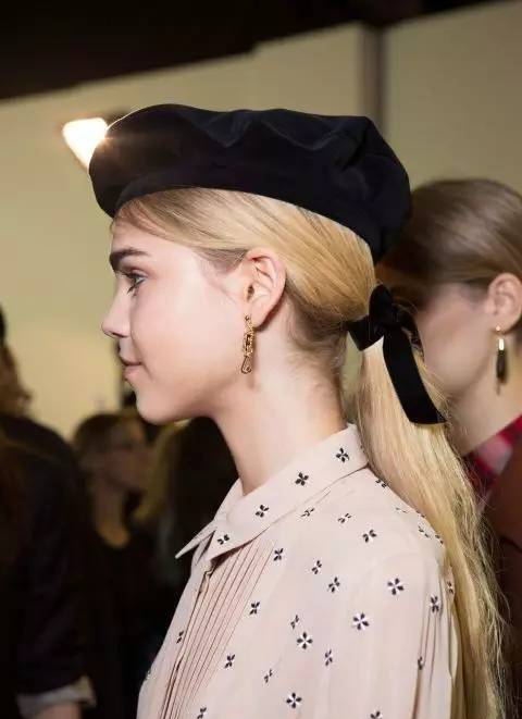 厨师贝雷帽戴法,厨师贝雷帽的正确戴法