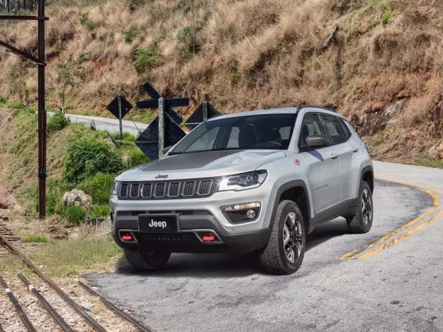 jeep指南者哪一年的值得入手,指南者顶配版值得购买吗