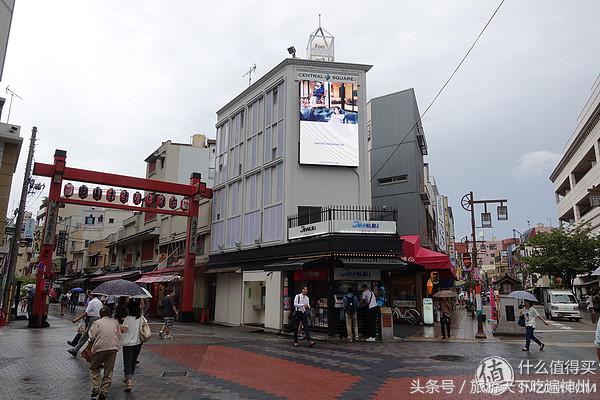 夫妻逛街买买买,夫妻日常买买买