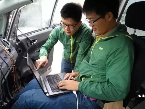 1.5吨的车百公里油耗是多少钱,自重1.5吨轿车油耗一般是多少