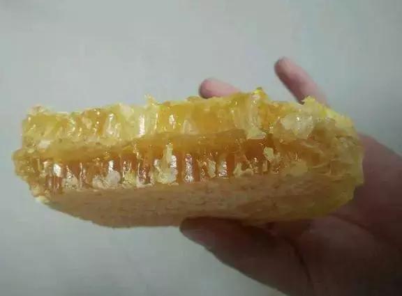 纯蜂蜜和浓缩蜜的区别,浓缩蜜和假蜂蜜哪个好吃