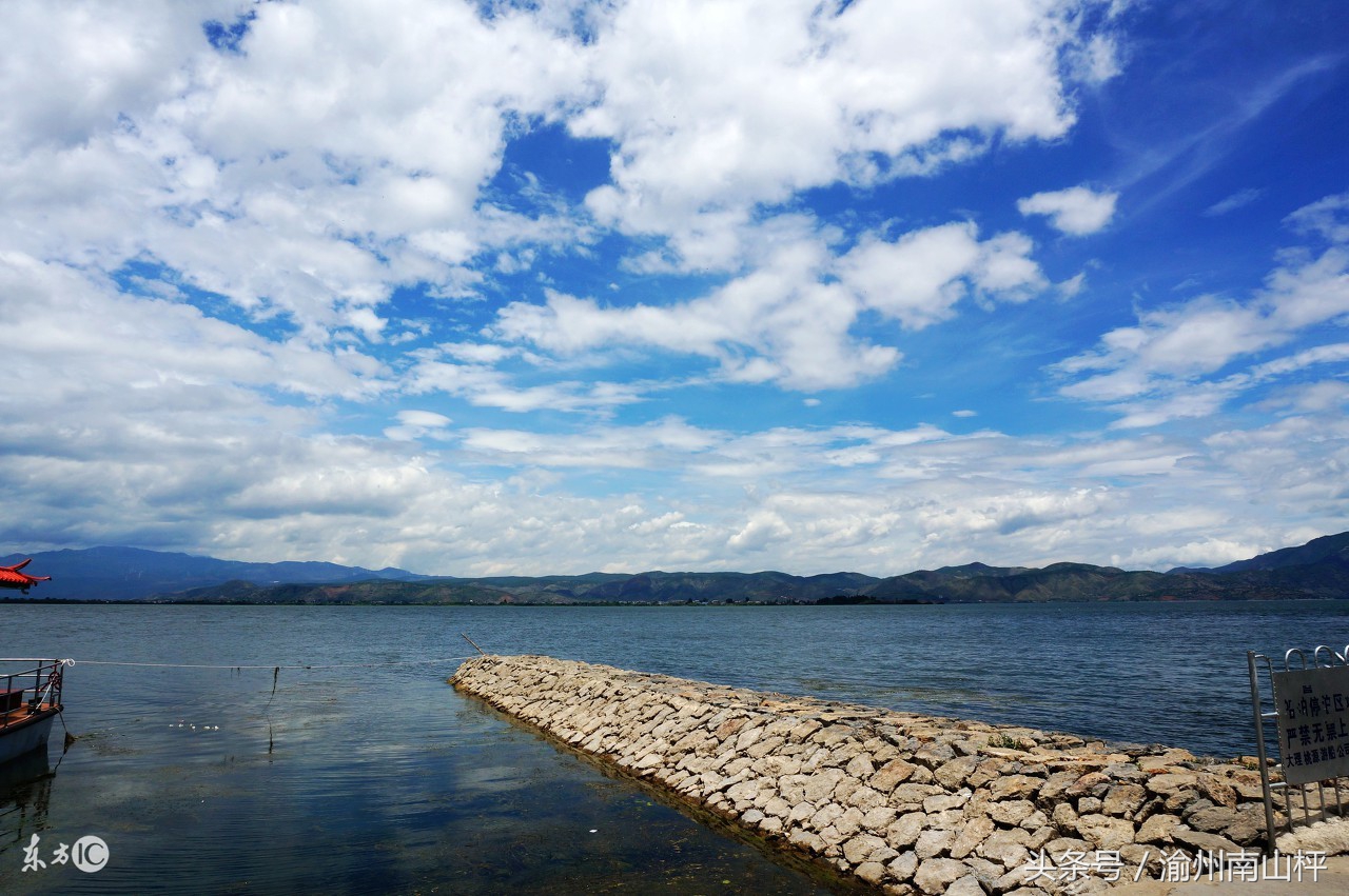 也许你已淡忘，那些年，我欠你一句我爱你，哪怕是乘着酒劲说的！