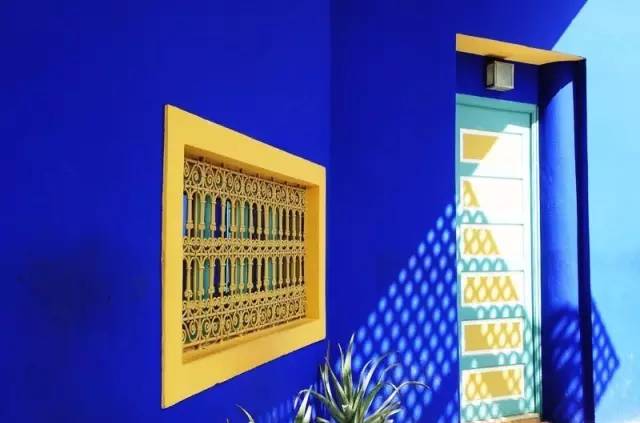 时装大师圣罗兰的秘密花园到底什么样?