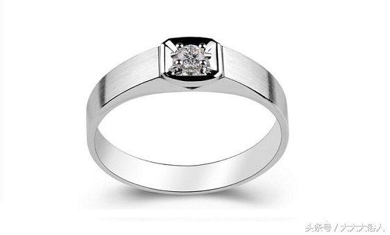 男人戴戒指戴在哪个手指比较合适,男人怎样戴戒指个性