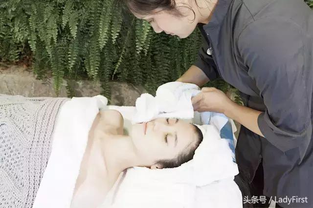 推荐一款适合这个季节的护肤品,秋天必入的第一套护肤套装