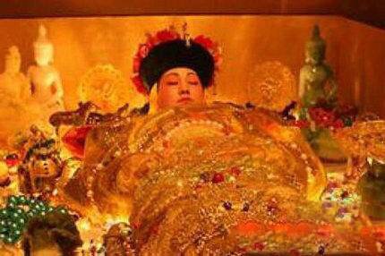 历史上东陵大盗孙殿英最终结局,东陵大盗孙殿英拿出慈禧夜明珠